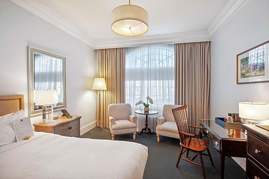 Avon Old Farms Hotel