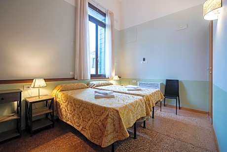 Twin Room with Private Bathroom