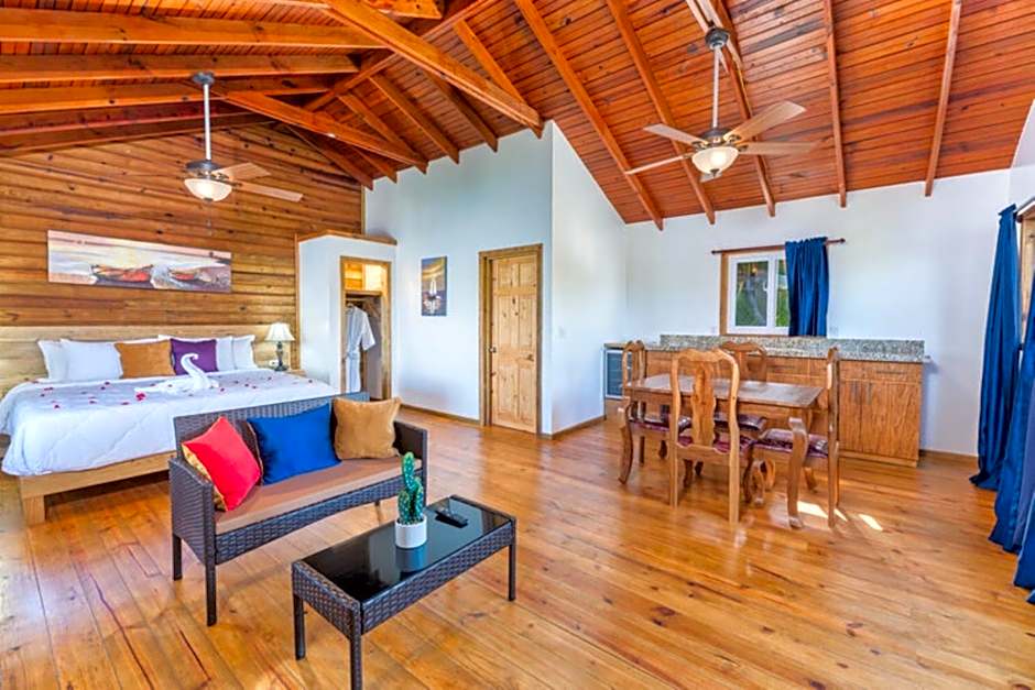 Hotel and Dive Center Roatan Yacht Club