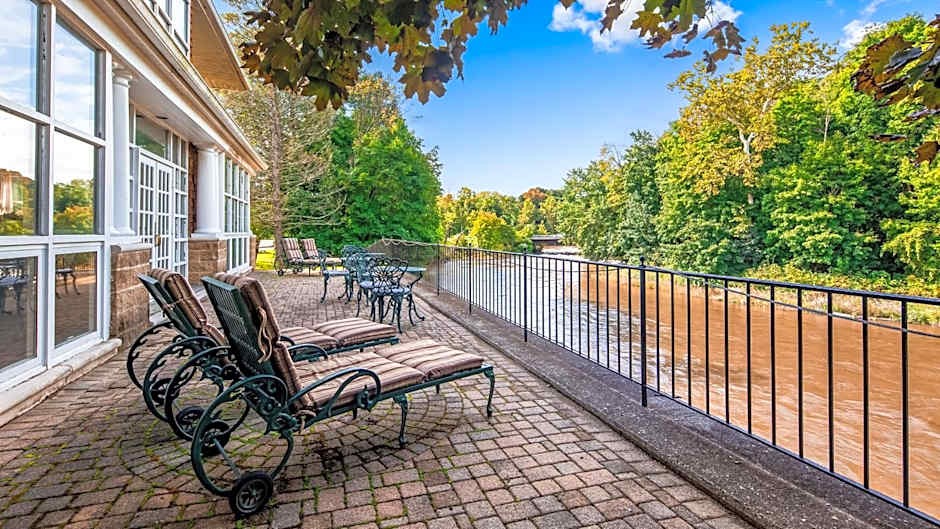 Best Western Plus The Inn & Suites At The Falls