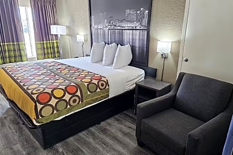 2 Queen Beds Smoking