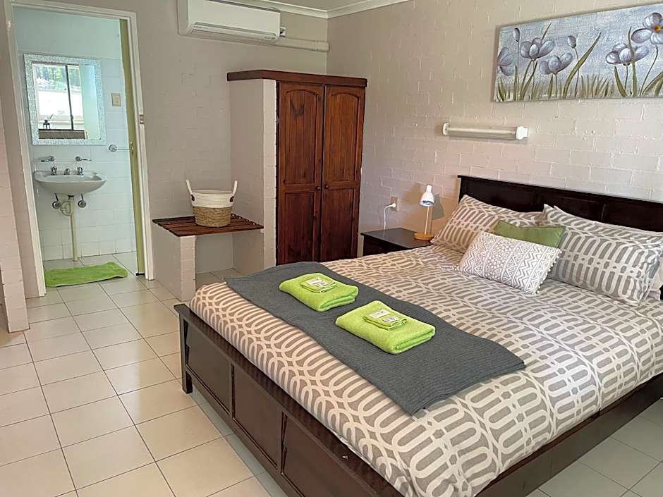 Sinclairs Country Retreat - Adults Only