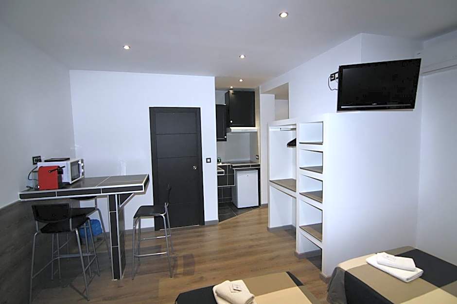 Hostal MH Fuencarral