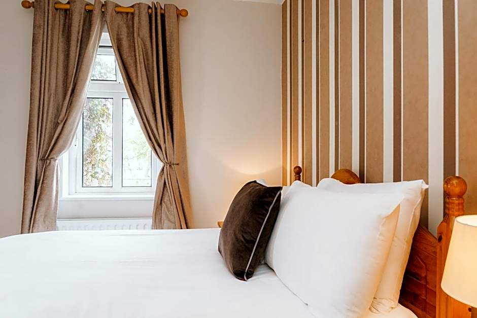 Plougastel House B&B