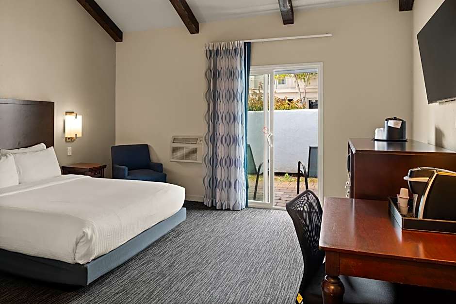 Cannery Row Inn