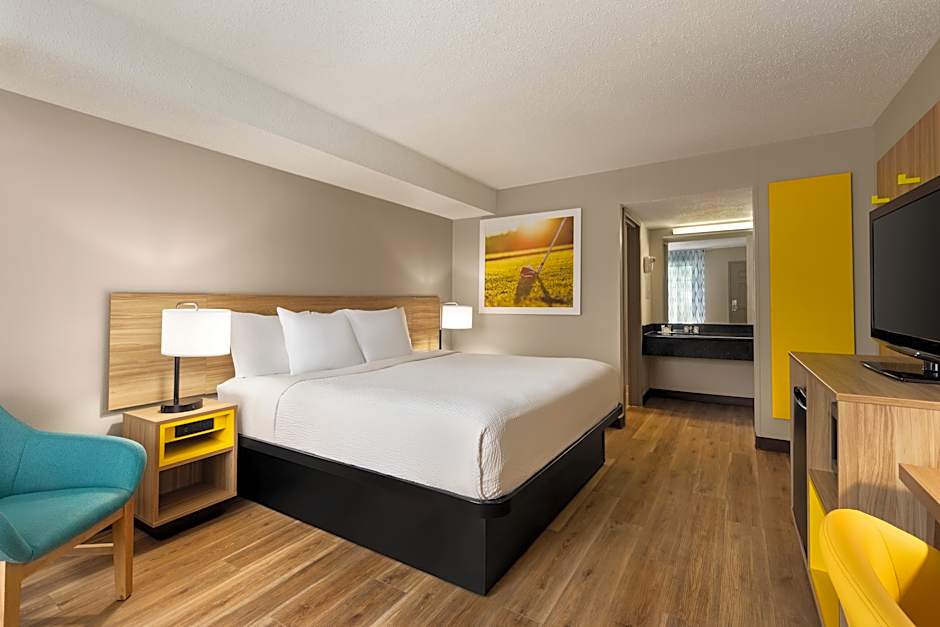 Photo 1 of 1 of 1 King Bed, 1st Floor