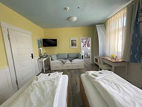 Dreibettzimmer-Eigenes Badezimmer-113