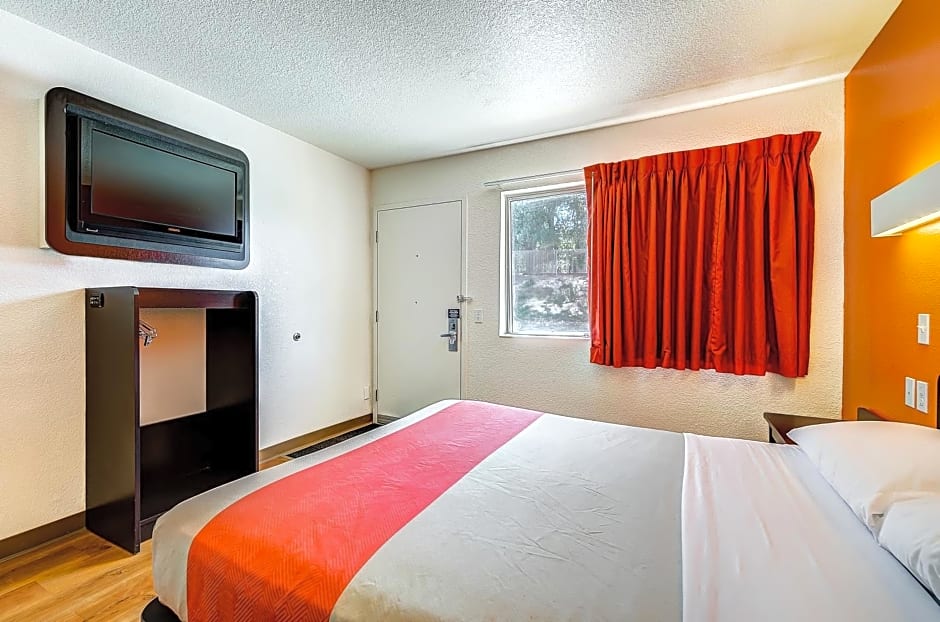 Motel 6-Thornton, CO - Denver