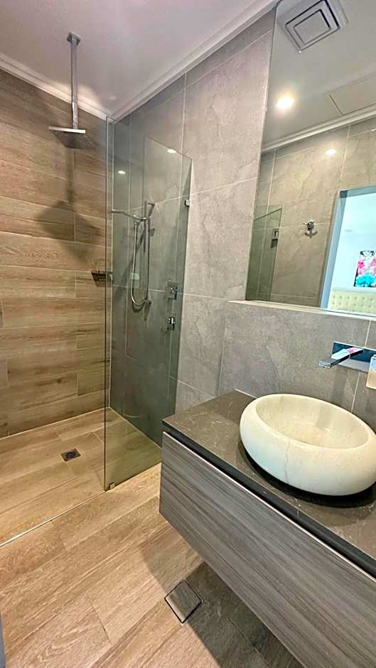 Sydney RiseOn Hotel