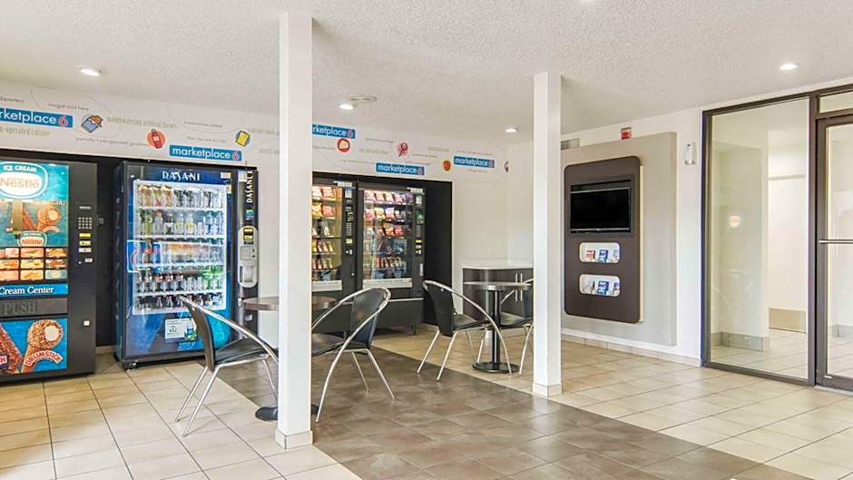 Motel 6-Addison, TX - Dallas