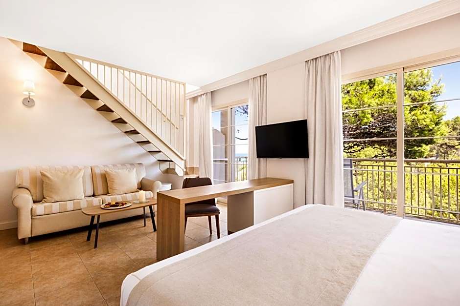 VIVA Suites & Spa Adults Only 16+