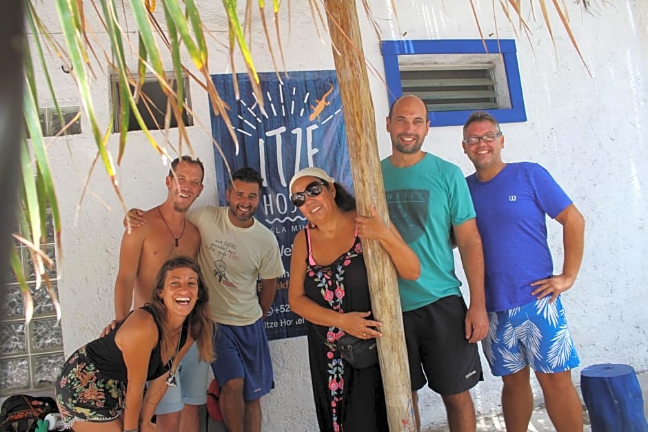 Itzé Hostel
