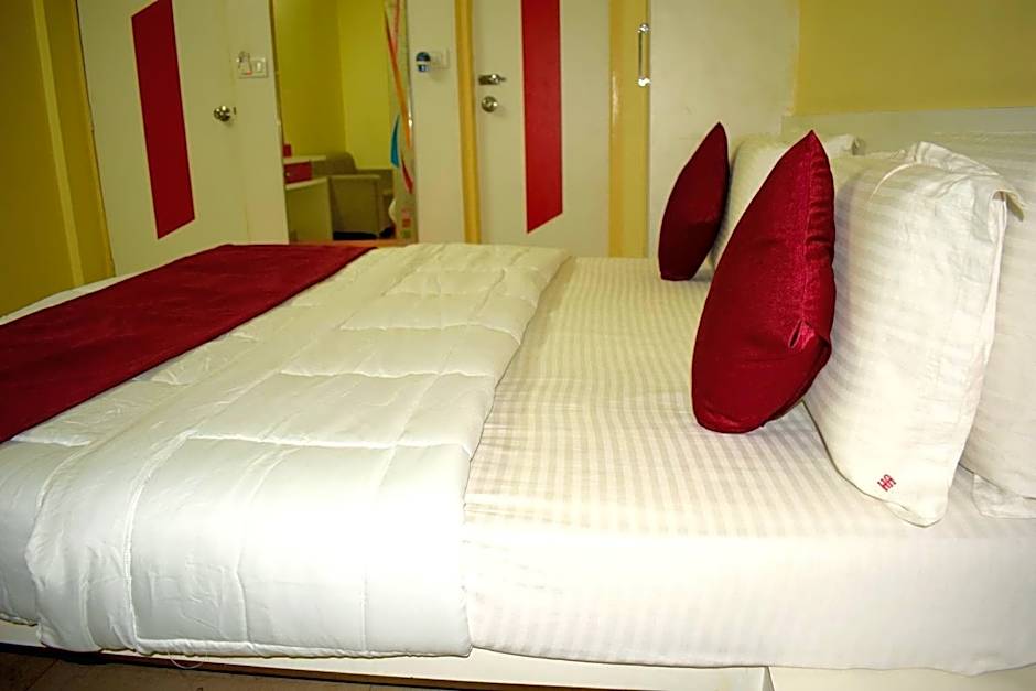 Hotel Ashapura Palace