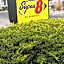 Super 8 by Wyndham Windsor