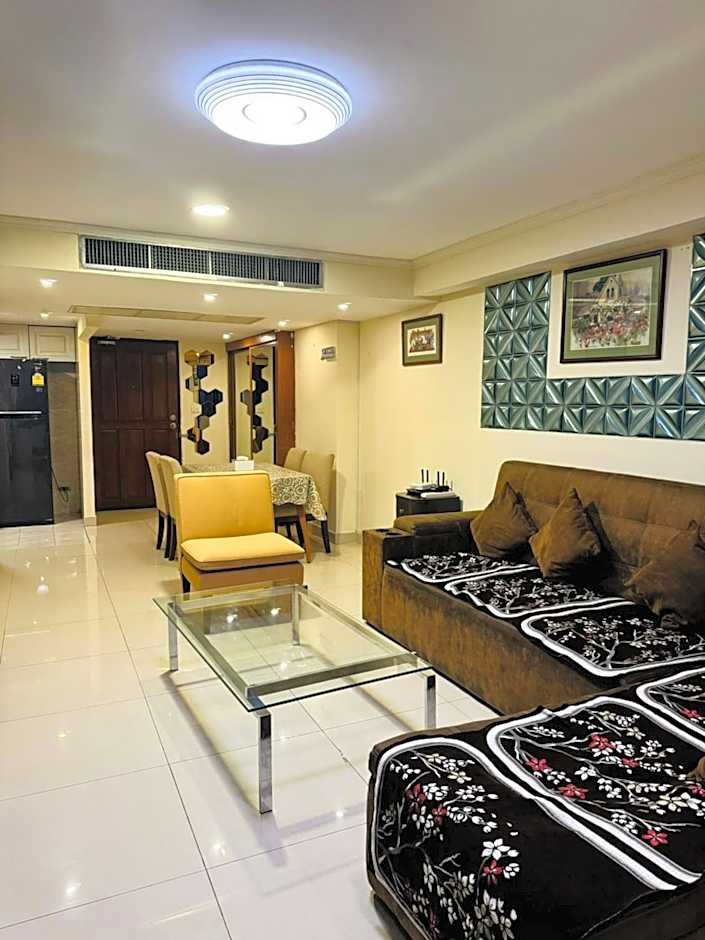 Omni Tower Nana Bangkok - Serviced Apartment on Sukhumvit Soi 4