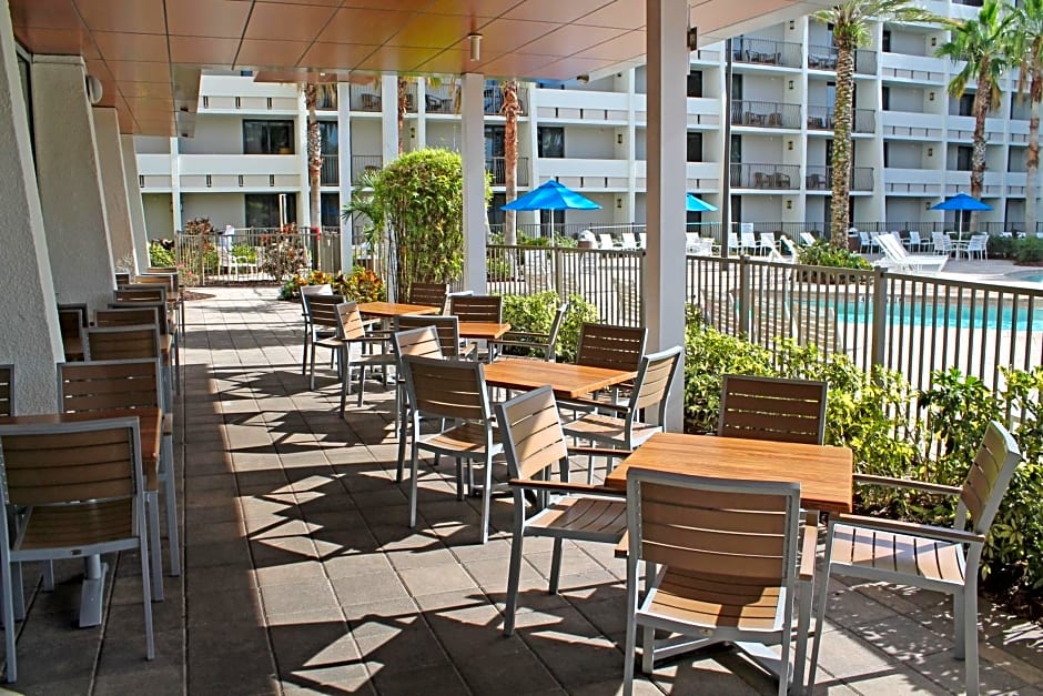 Holiday Inn Orlando – Disney Springs™ Area, an IHG Hotel