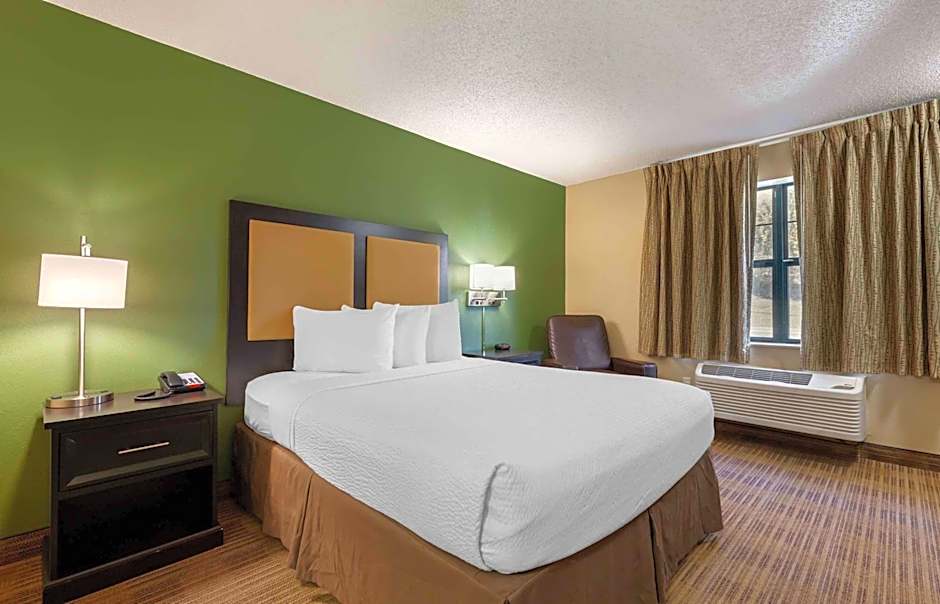 Extended Stay America Suites - Rockford - I-90