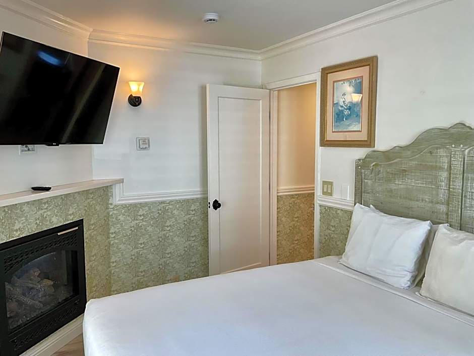 Carmel Green Lantern Inn