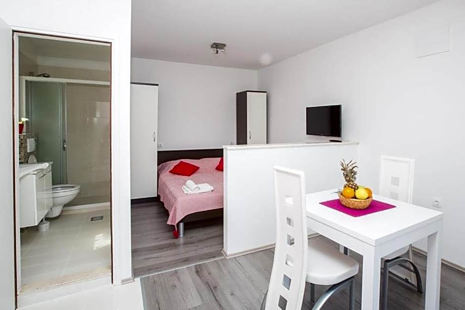 Apartments Villa Roza