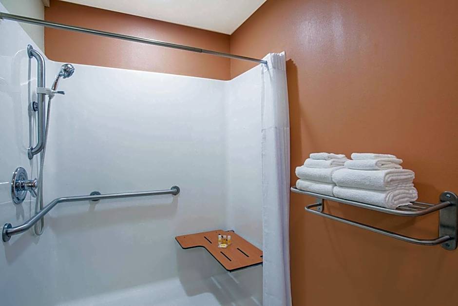 Days Inn & Suites by Wyndham Thibodaux