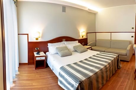 Triple Room with Lateral Sea View