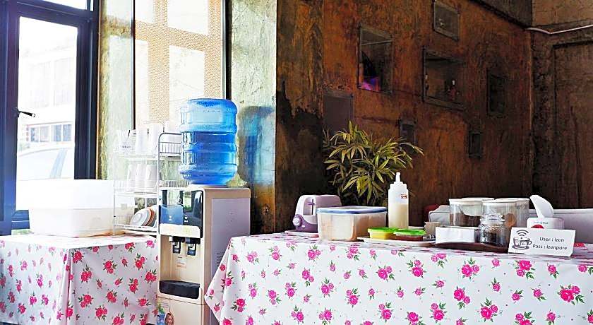 IZEN Budget Hotel & Residences