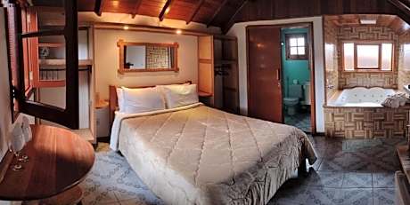 Deluxe Suite with Spa Bath