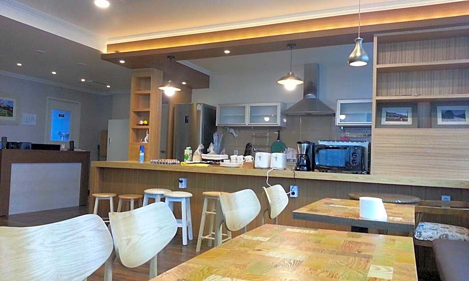 Bexco Hostel B&B