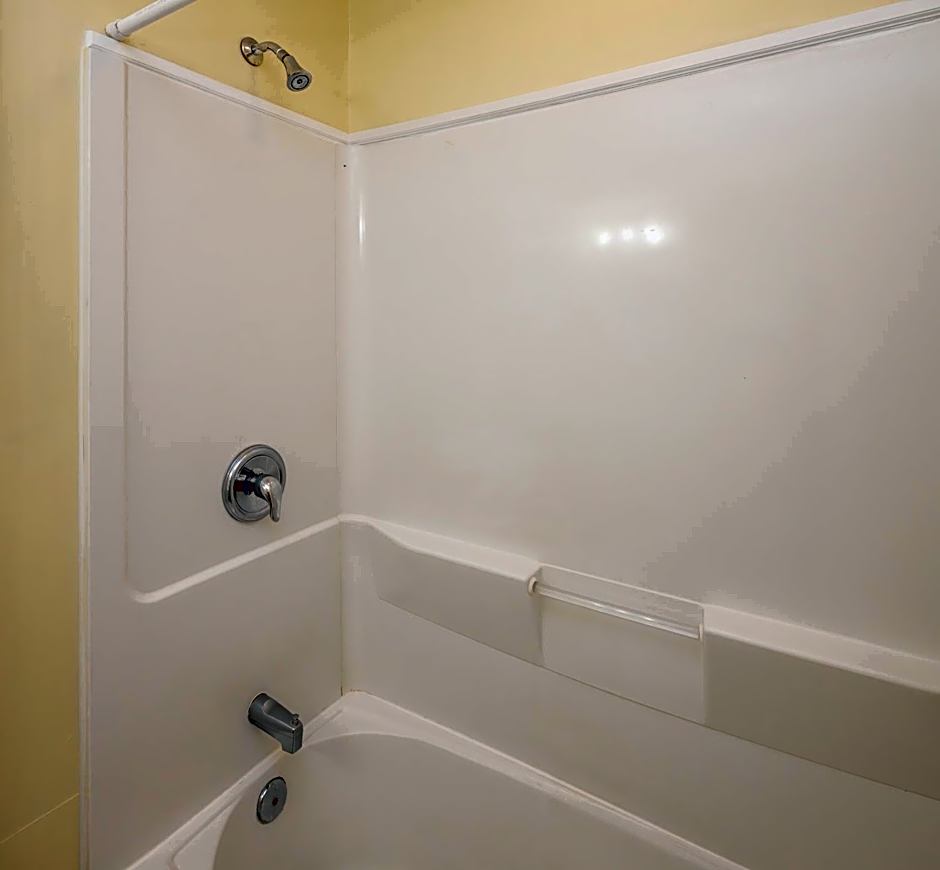 Drifting Sands Oceanfront Hotel