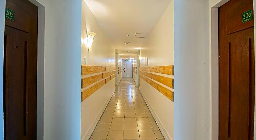 OYO 210 Apple Tree Suites