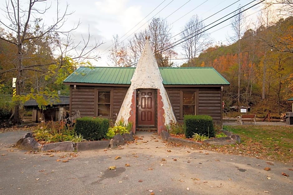 Qualla Cabins and Motel Cherokee near Casino