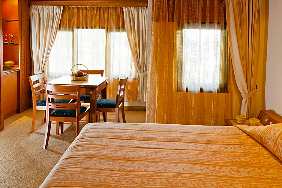 Photo 1 of 4 of Suite