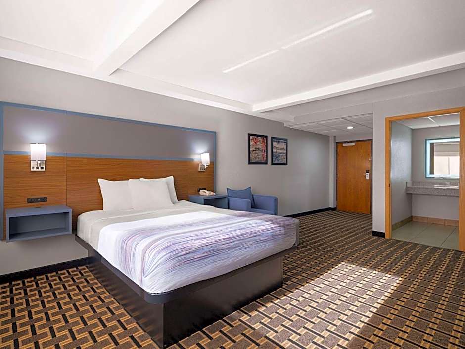 AmericInn by Wyndham Woodstock IL