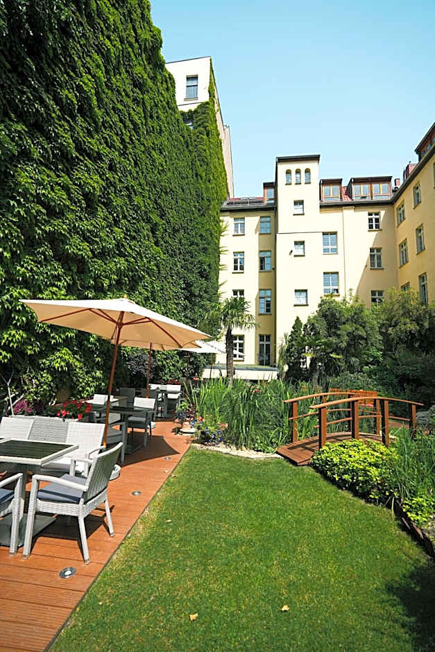 THE GATE GARDEN Hotel