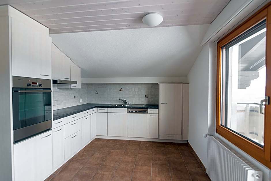 Aparthotel-Almgasthaus Gemsli - A bisal Österreich überm Schweizer Rheintal