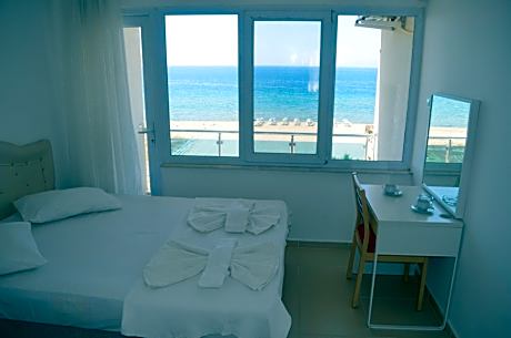 Triple Room with Sea View