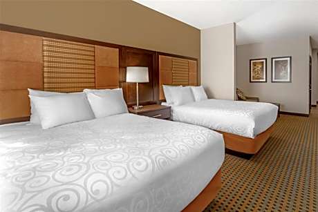 Queen Room with Two Queen Beds and Kitchenette - Non-Smoking