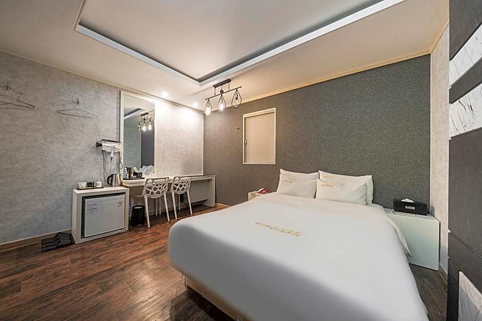 Richi Hotel