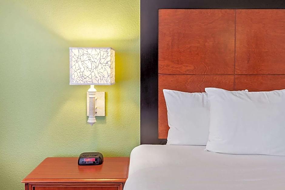 La Quinta Inn & Suites by Wyndham Cd Juarez Near US Consulate