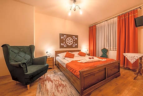 Apartment with Garden View