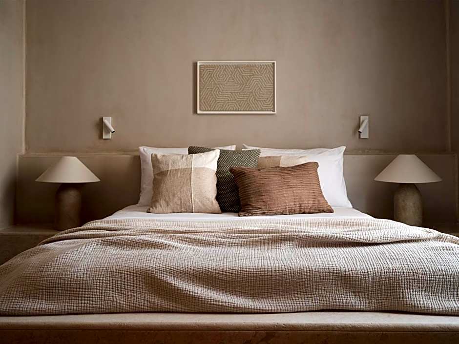 Akria Seaside Suites