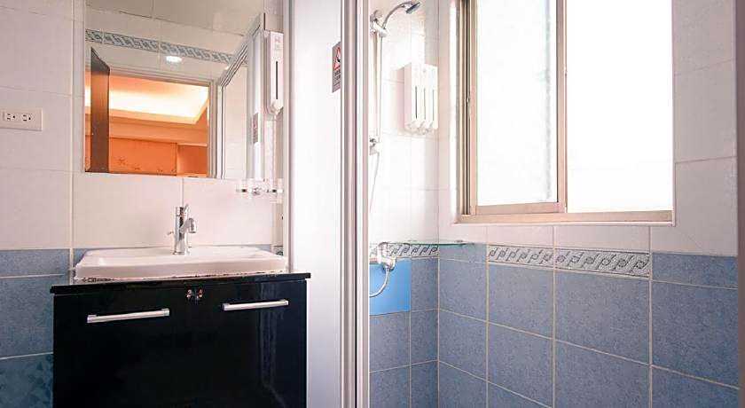 Kiwi Express Hotel - Kaohsiung Station