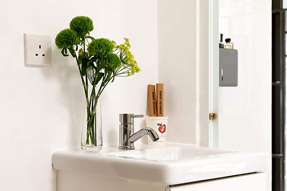 Apple Inn (Causeway Bay)