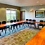 Holiday Inn Express & Suites Sioux Center By IHG