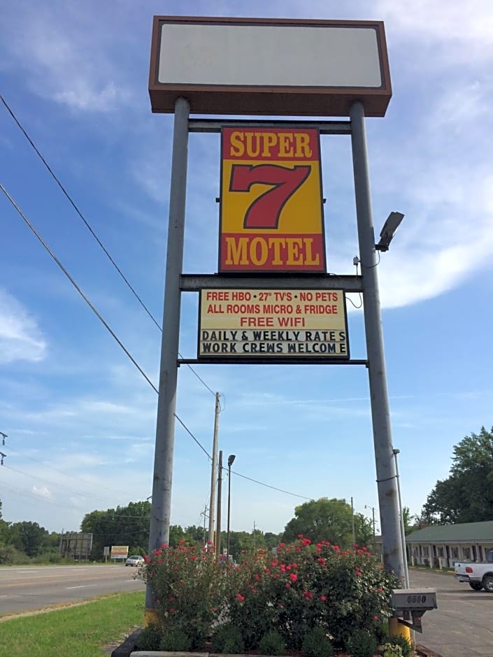 Super 7 Motel