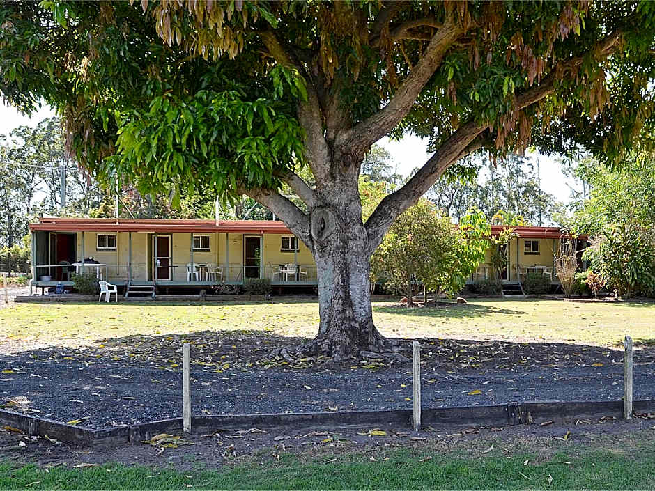 Beerwah Glasshouse Motel