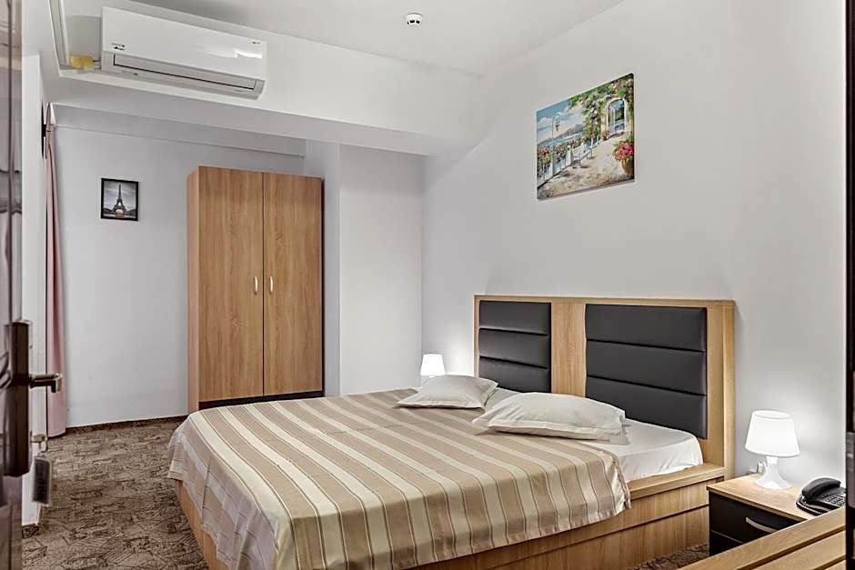 Lina Hotel