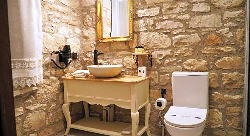 Urla Taş Konak Otel