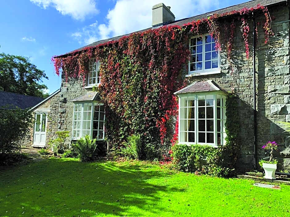 Pontyclerc Farm House Bed and Breakfast