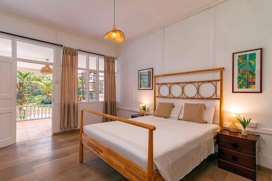 Beau Vallon Bungalows